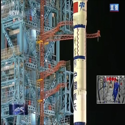 心懷山海，眼有星辰